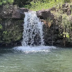 Kikala Waterfall Lodge Hilo