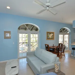 The Frontier Flat Apartment Key West